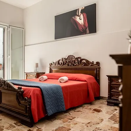 Carlentini House Bed & Breakfast Comiso