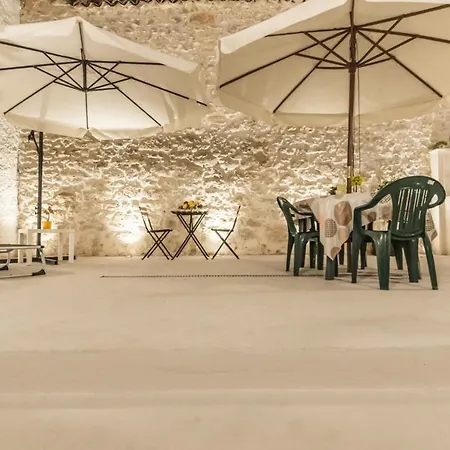 Carlentini House Bed & Breakfast Comiso