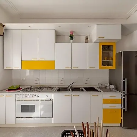 Carlentini House Oda ve Kahvaltı