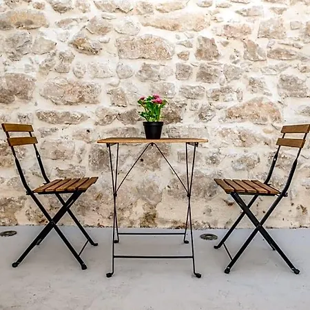 Carlentini House Oda ve Kahvaltı