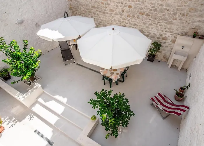 Carlentini House Comiso