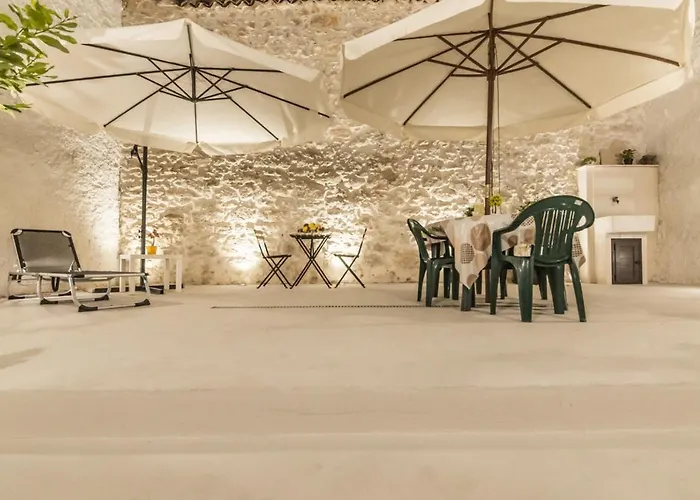 Carlentini House Panzió Comiso